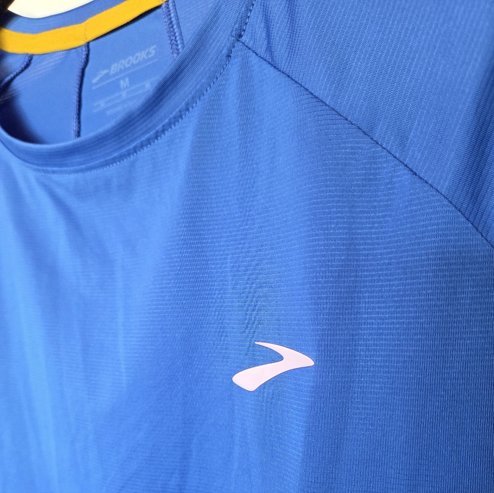 NWOT Brooks Sprint Free Long Sleeve Shirt in Bluetiful - Picture 4 of 7